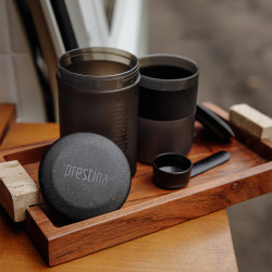 Wacaco Prestina (coal black) – kannettava kahvinvalmistin